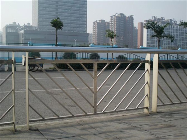 不銹鋼防撞護(hù)欄